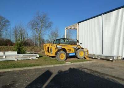 Extension et bardage panneaux sandwichs et double peau d'un atelier