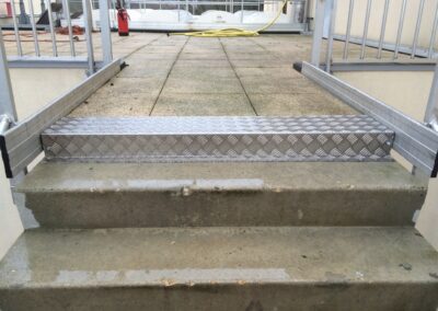 habillage marche terrasse dalles Lyonnaise des eaux à Chalettes sur Loing 45