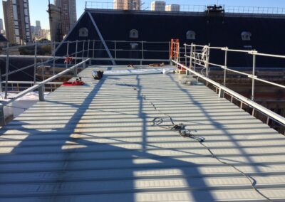 support bac acier pour étanchéité du parvis Hôtel de Police de Paris 13