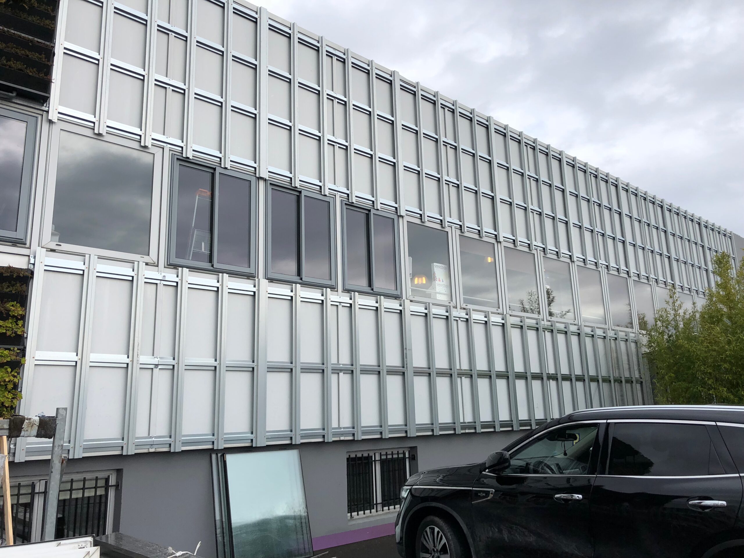 Installation de l’ossature secondaire pour bardage au siège CPV Plus